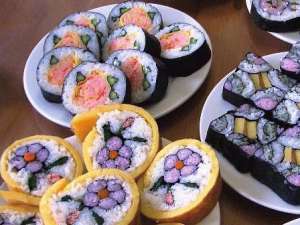 SUSHI-ROLL-DECORATION