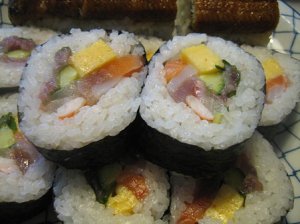 SUSHI-ROLL-HOME-TYPE-2
