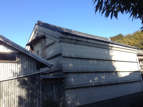 OKABE-10-behind-the-warehouse2-1