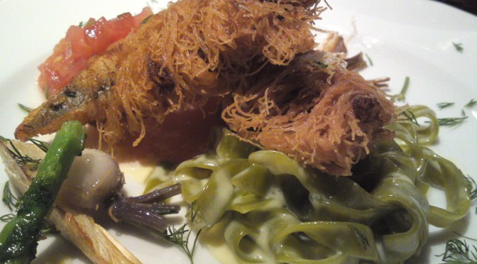 Fish Deep-fried in Kadaif, Spinach Fettucine and Fresh Tomatoes ta BLUE BOOKS cafe in Shizuoka City!