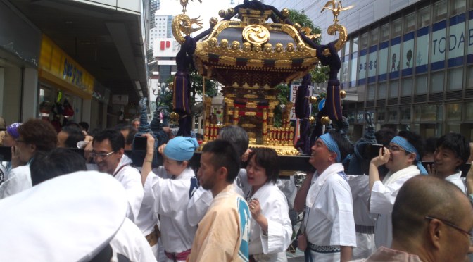 Ogushi Shrine Festival (小梳神社 祭) in Shizuoka City 5: Omikoshi/Portable Shrine!